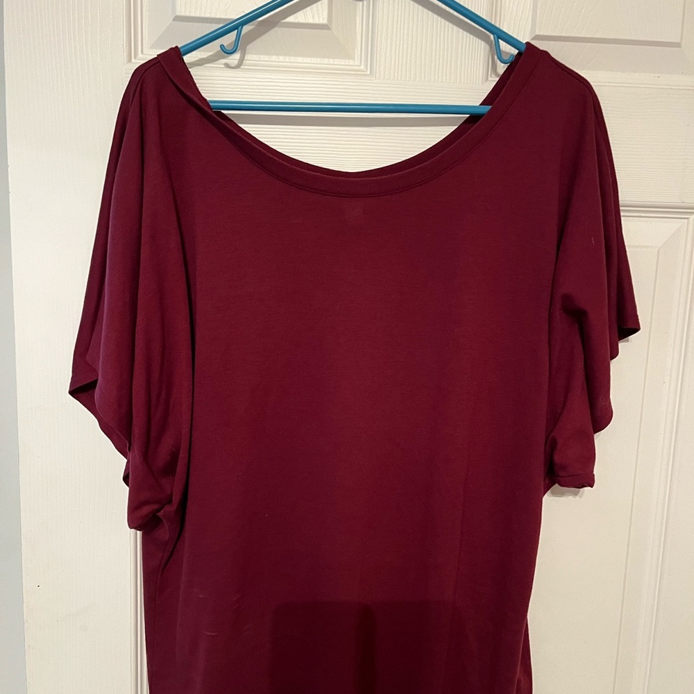 Burgundy shirt like new